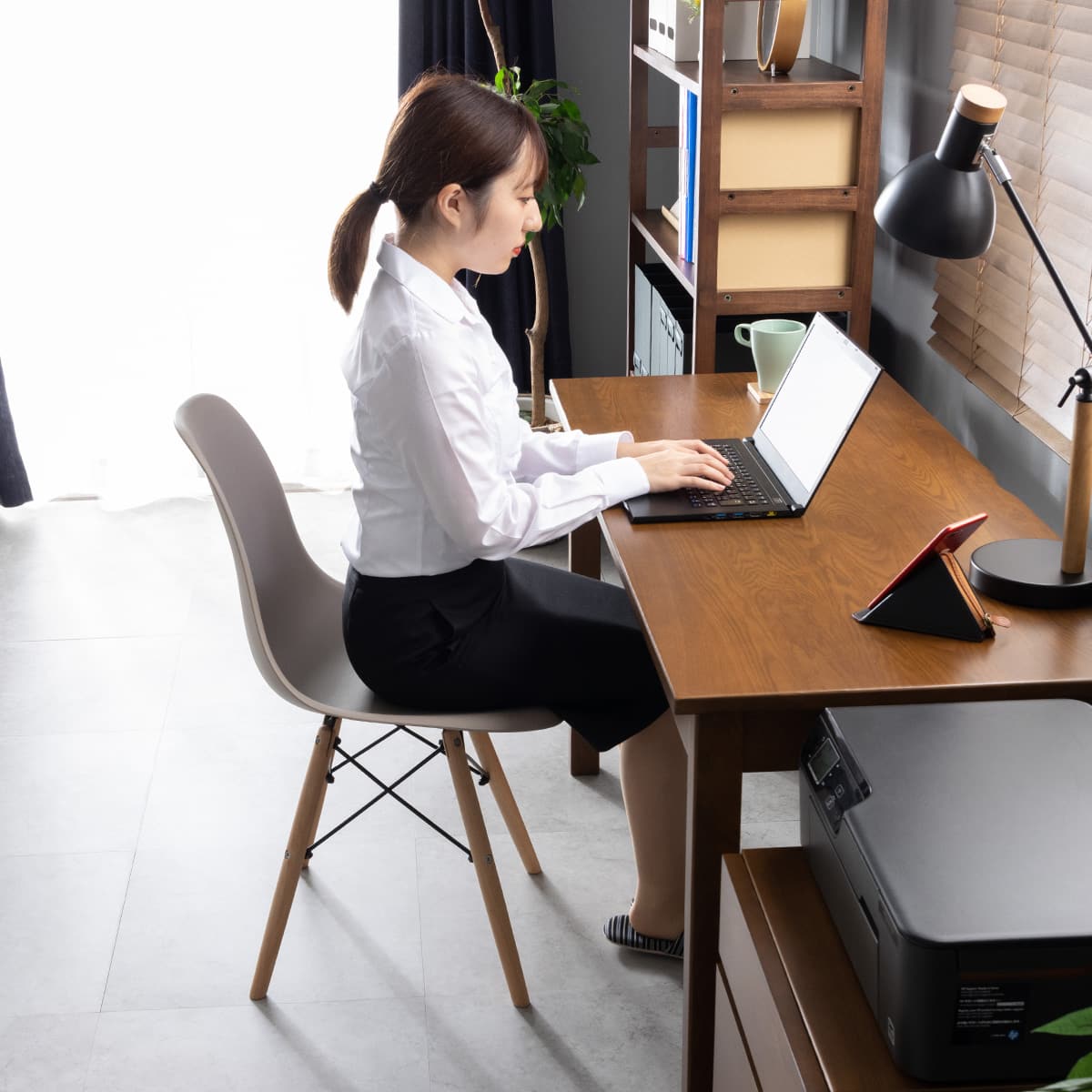 未使用ニトリ北欧風アームチェア（組み立て必要）グレー 未使用ニトリ