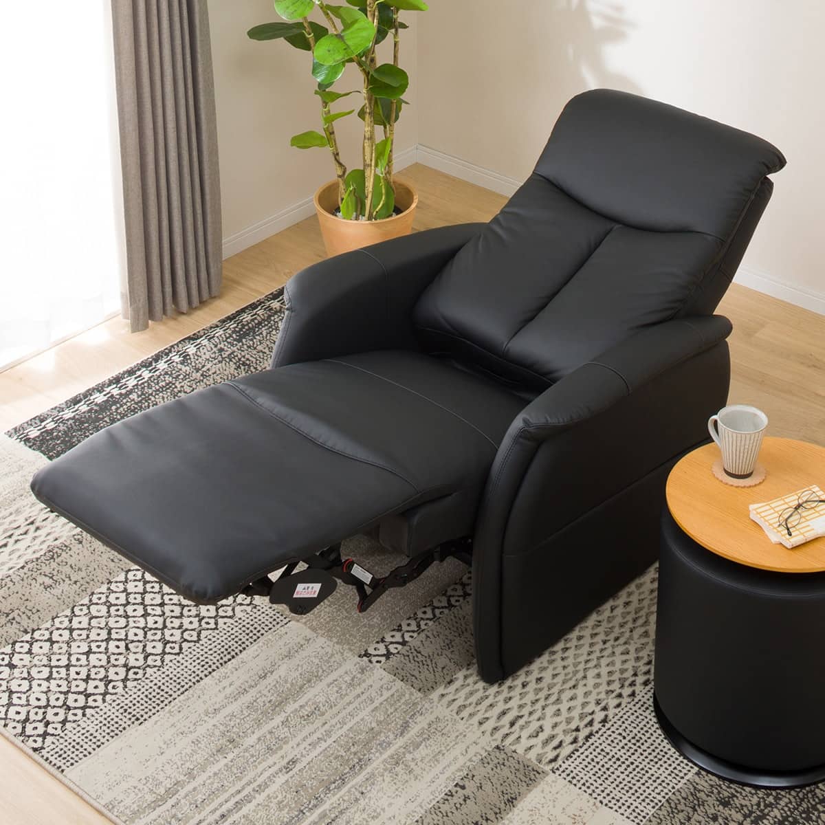 10月31日までお値引き中❗️電動リクライニングチェア(コンフェ革 BK) 10