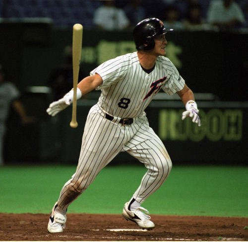 島田誠、片岡、金子誠ら背番号8は主力選手がズラリ - プロ野球写真