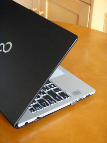 富士通LIFEBOOK SH90/T(WS1/Tシリーズ)レビュー/富士通FMVパソコン比較