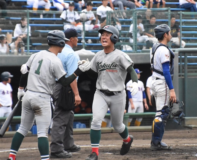 秀岳館がベスト4進出 九回逆転の九州学院も 高校野球熊本大会