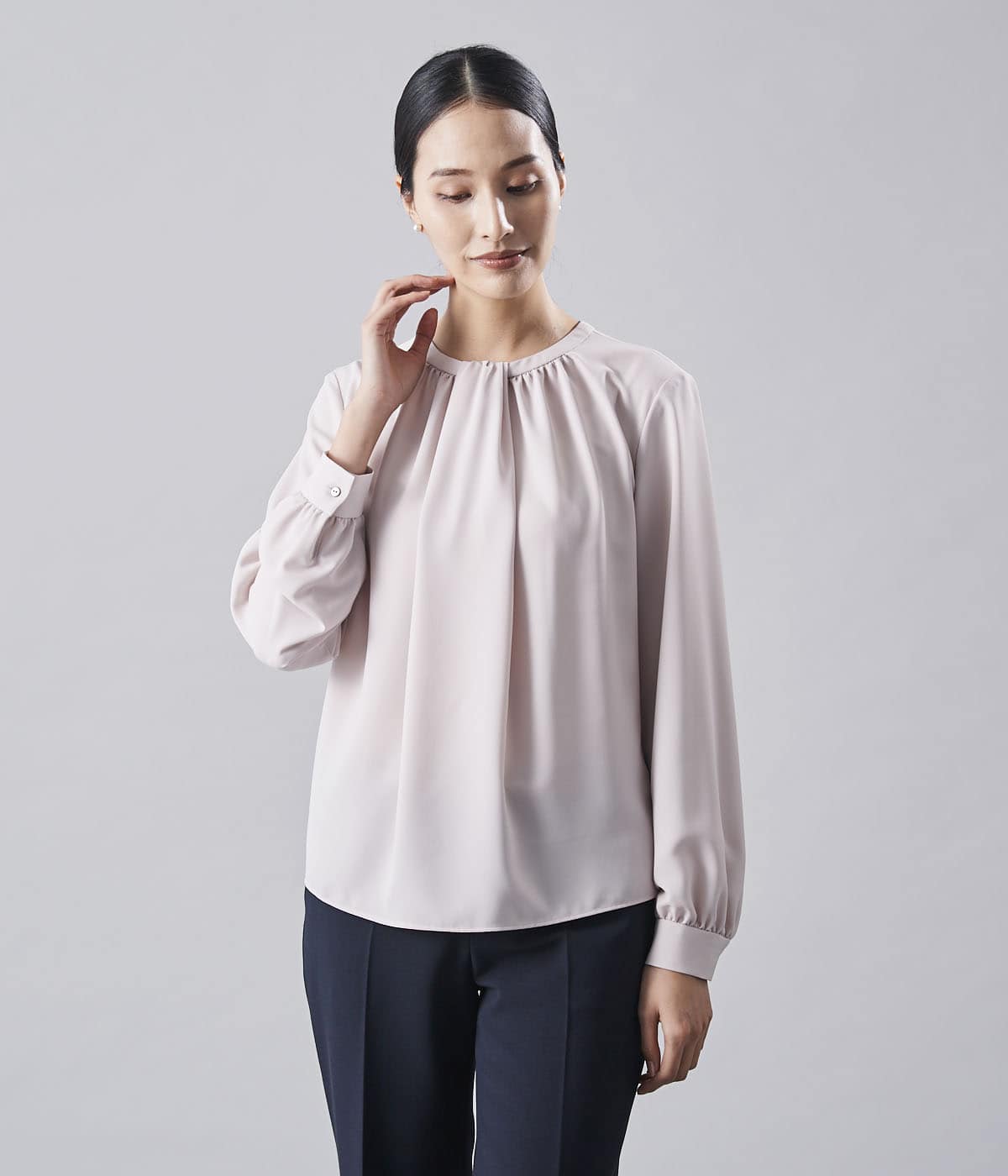 L】ストレッチジョーゼット ギャザーデザインブラウス(28612201-2024