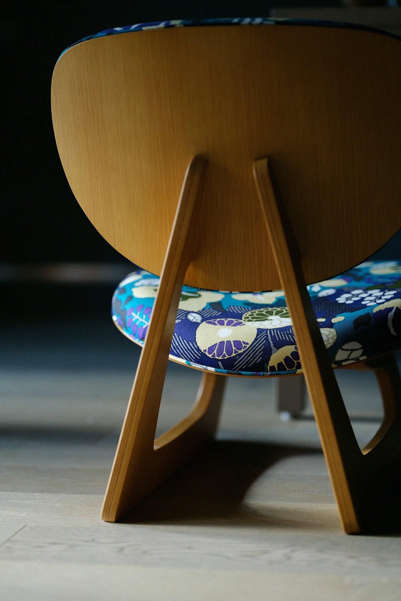 1ヶ月半後発送】SOU・SOU×天童木工 低座イス／間がさ