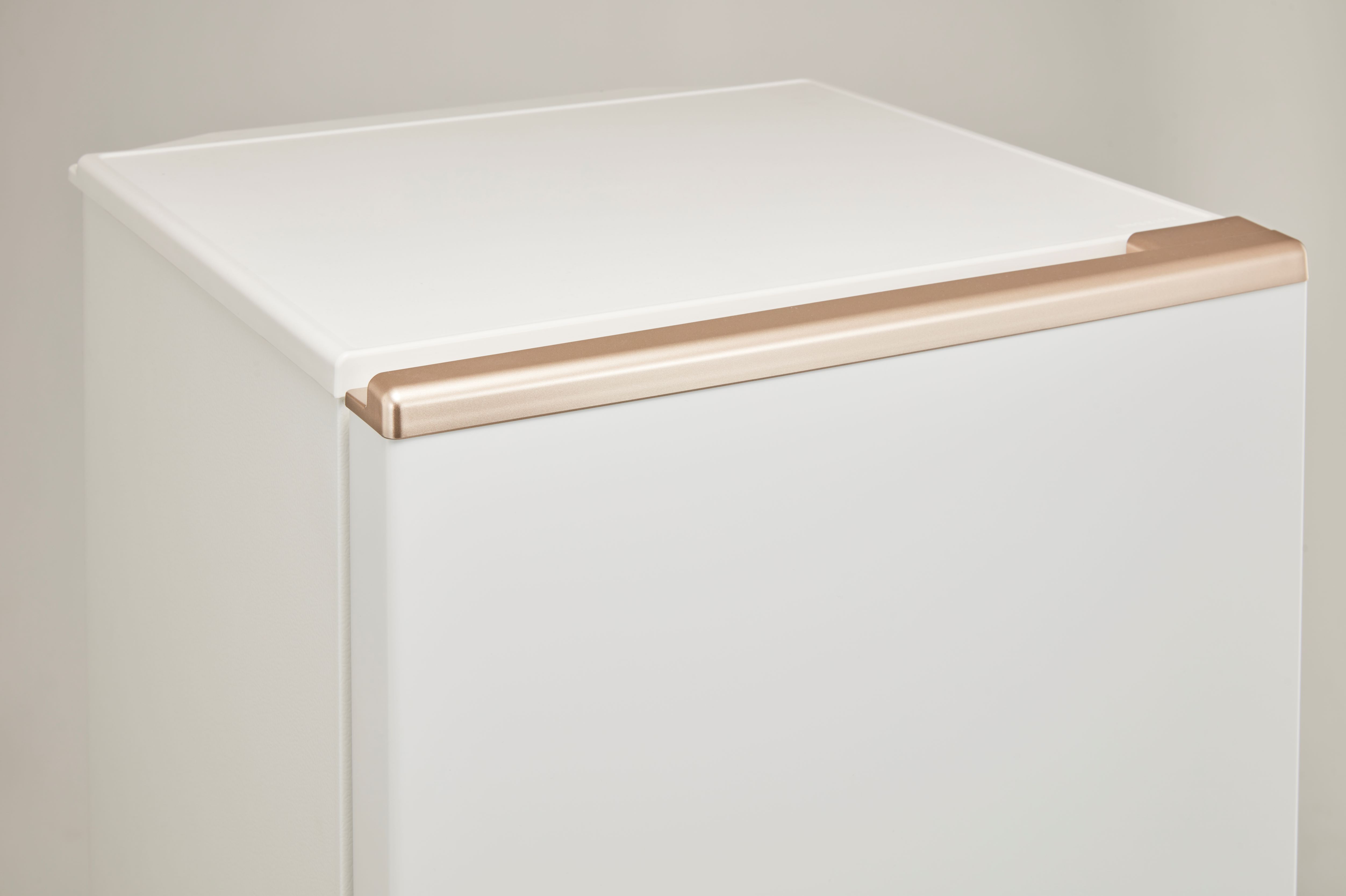 冷蔵庫 ホワイト AQR-17MBK-W ［2ドア /右開きタイプ /168L］｜の通販