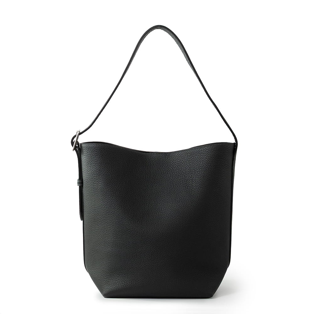 レザーの質感とフォルムを楽しむ｜バケット ショルダーバッグ