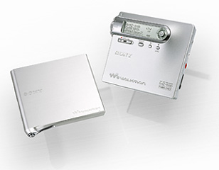 News and Information 光磁気ディスク技術の粋を結集し、10mmをきる