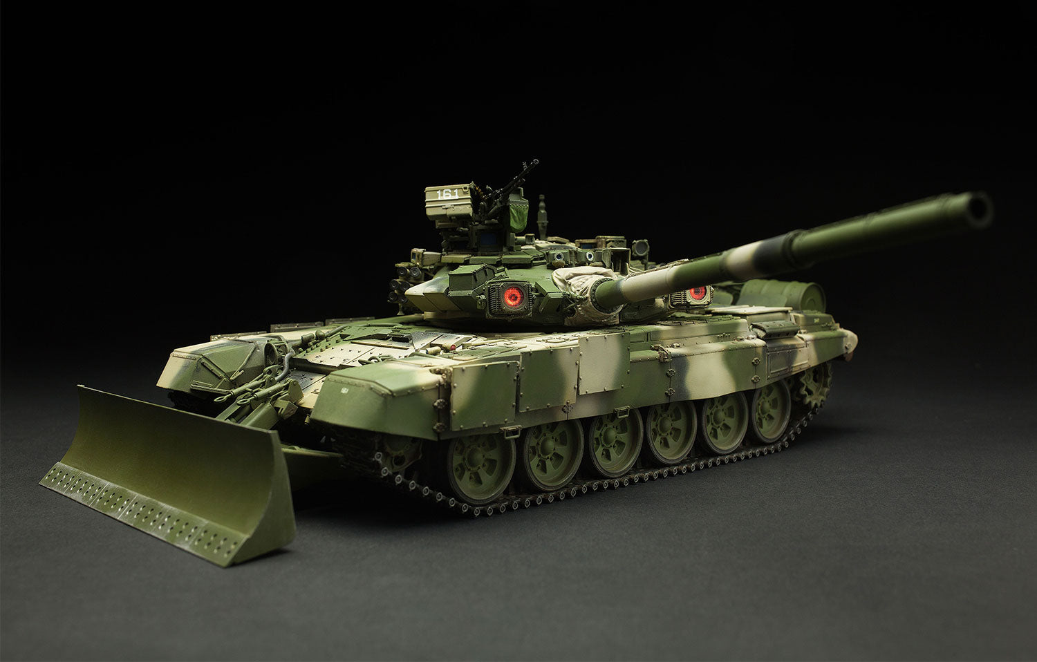 MENG MODEL(モンモデル)TS-014 1/35 ロシア主力戦車T-90(プラモデル