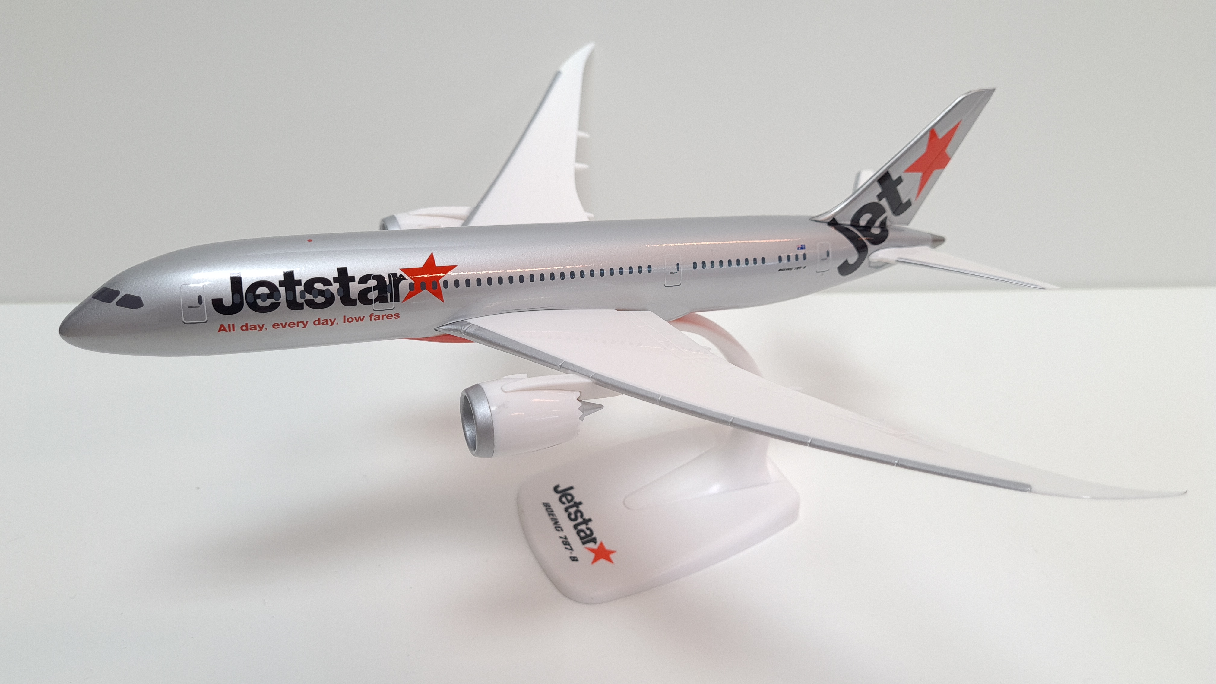 ScaleModelStore.com :: PPC 1:200 - 220907 - Jetstar Boeing 787-8