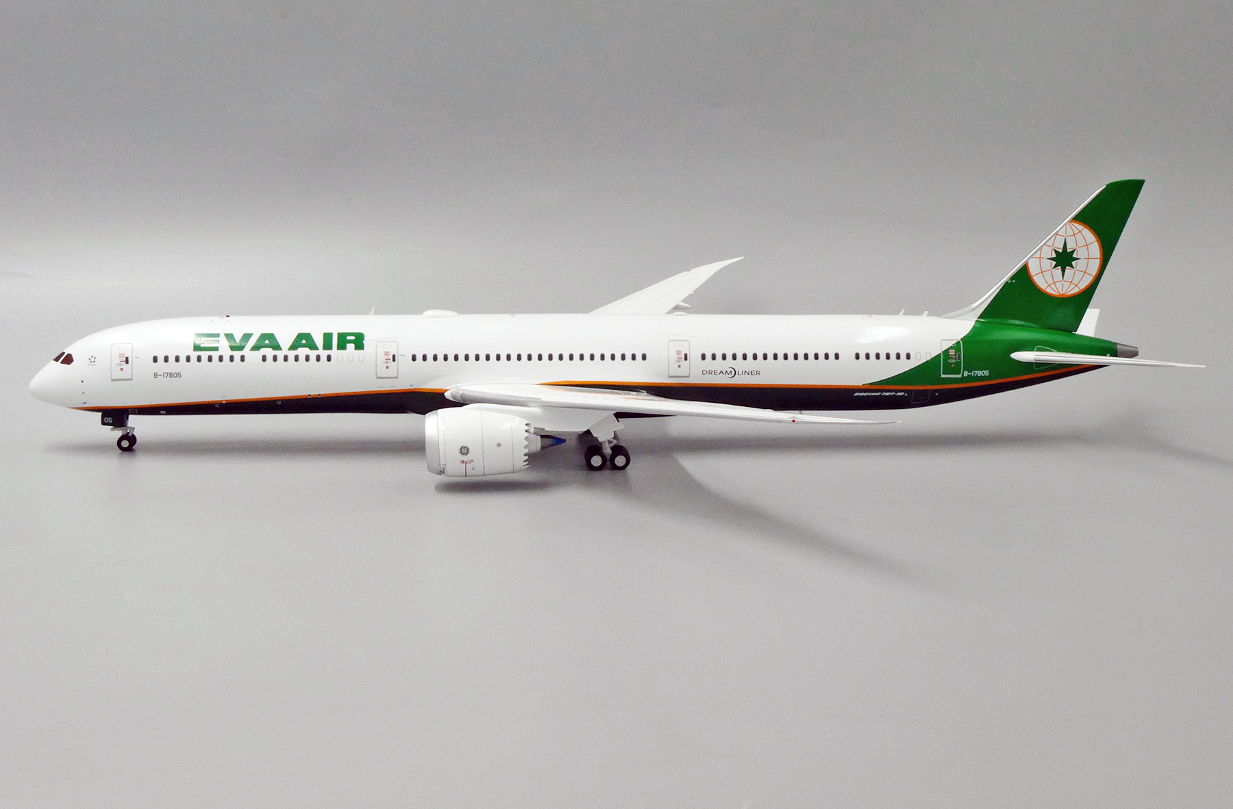 ScaleModelStore.com :: JC Wings 1:200 - XX2315 - EVA Air Boeing 787-10