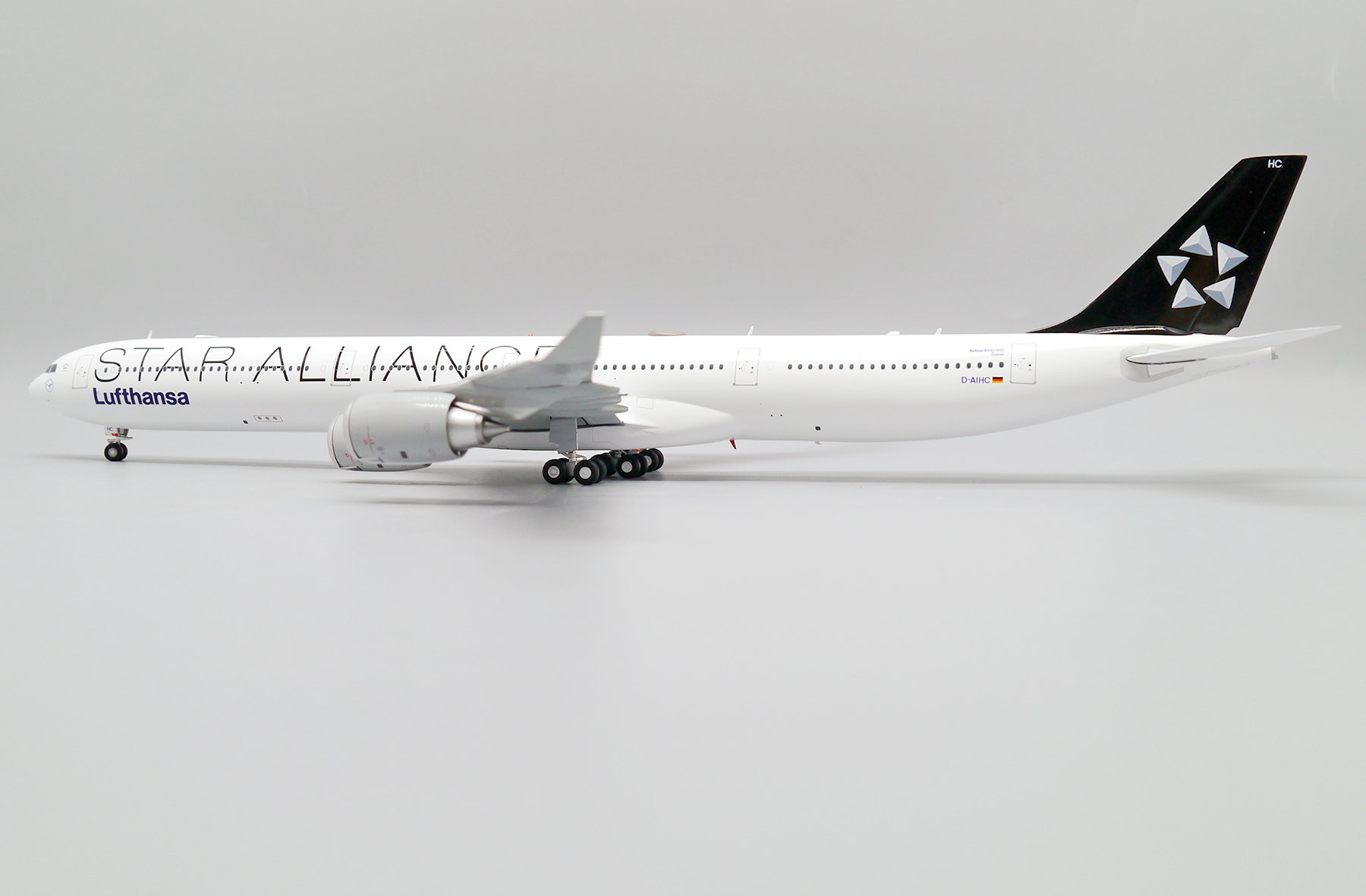 ScaleModelStore.com :: JC Wings 1:200 - EW2346004 - Lufthansa