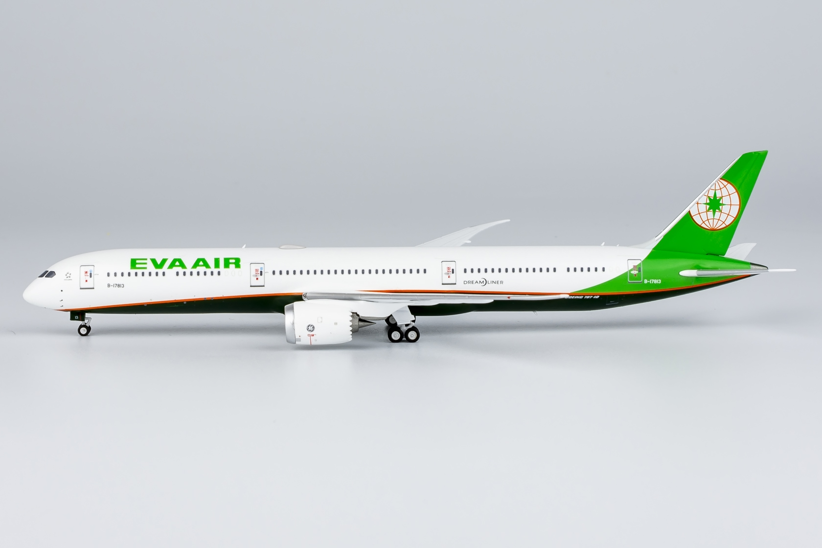 ScaleModelStore.com :: NG Models 1:400 - 56021 - EVA Air Boeing 787-10