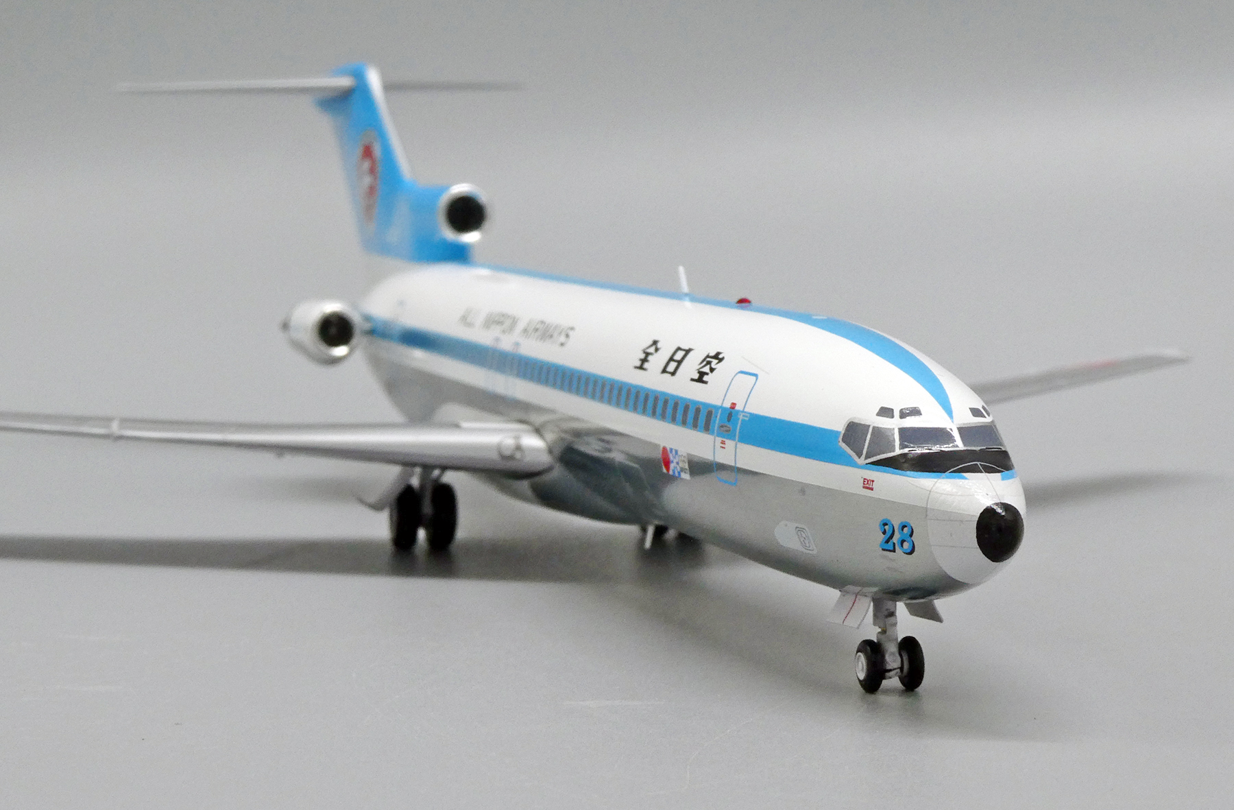 ScaleModelStore.com :: JC Wings 1:200 - EW2722006 - ANA- All