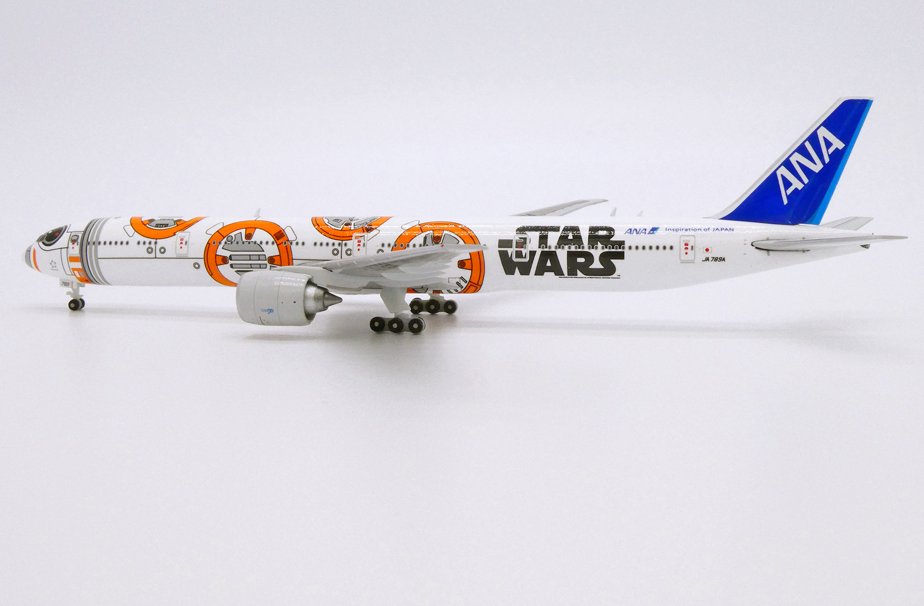航空機・ヘリコプター ANA B787-9 STARWARS JA873A 航空機