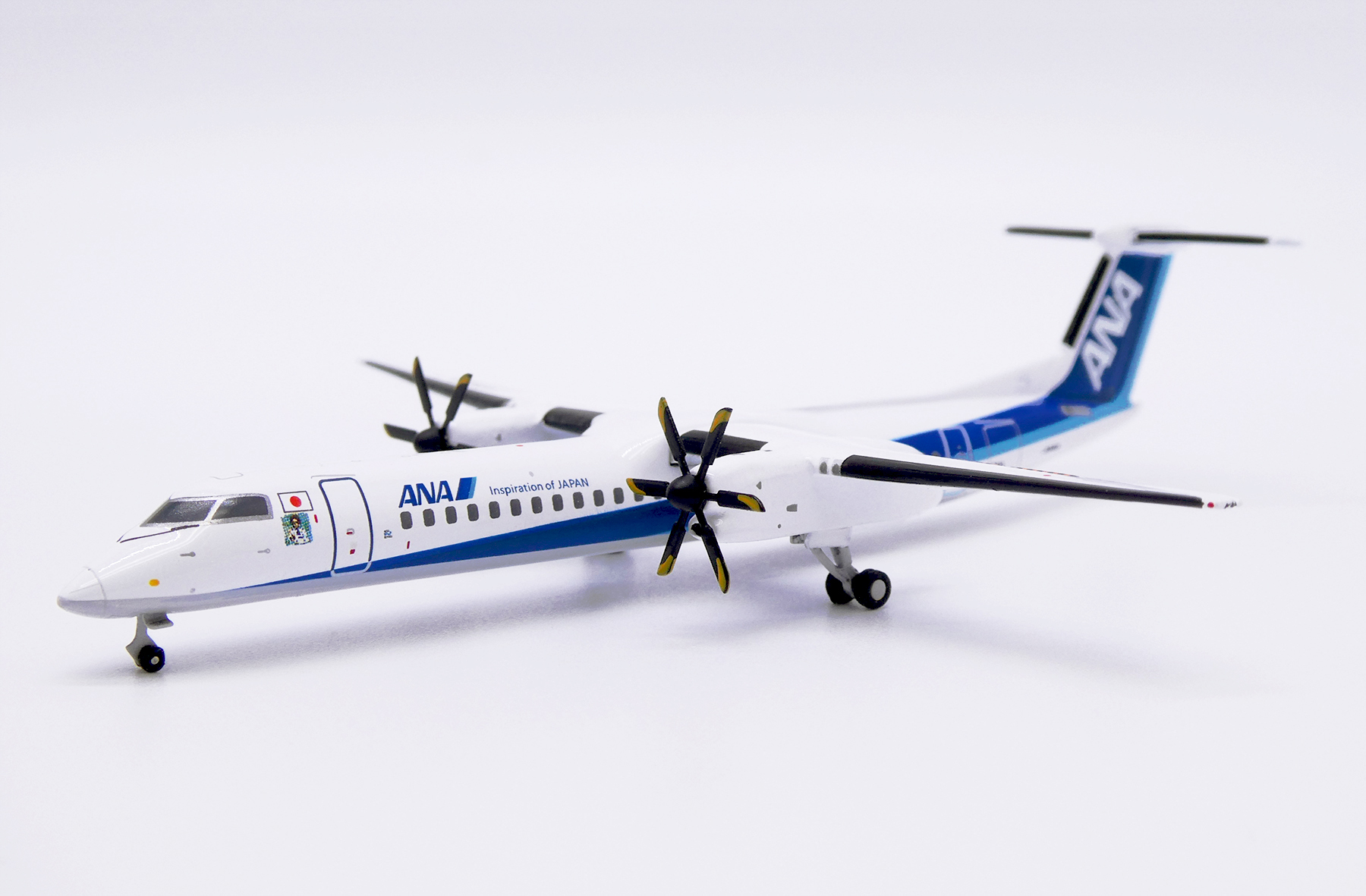 エコボン】ANA DHC8-Q400 1/200 NH28014 JA857A エコボン】ANA DHC8