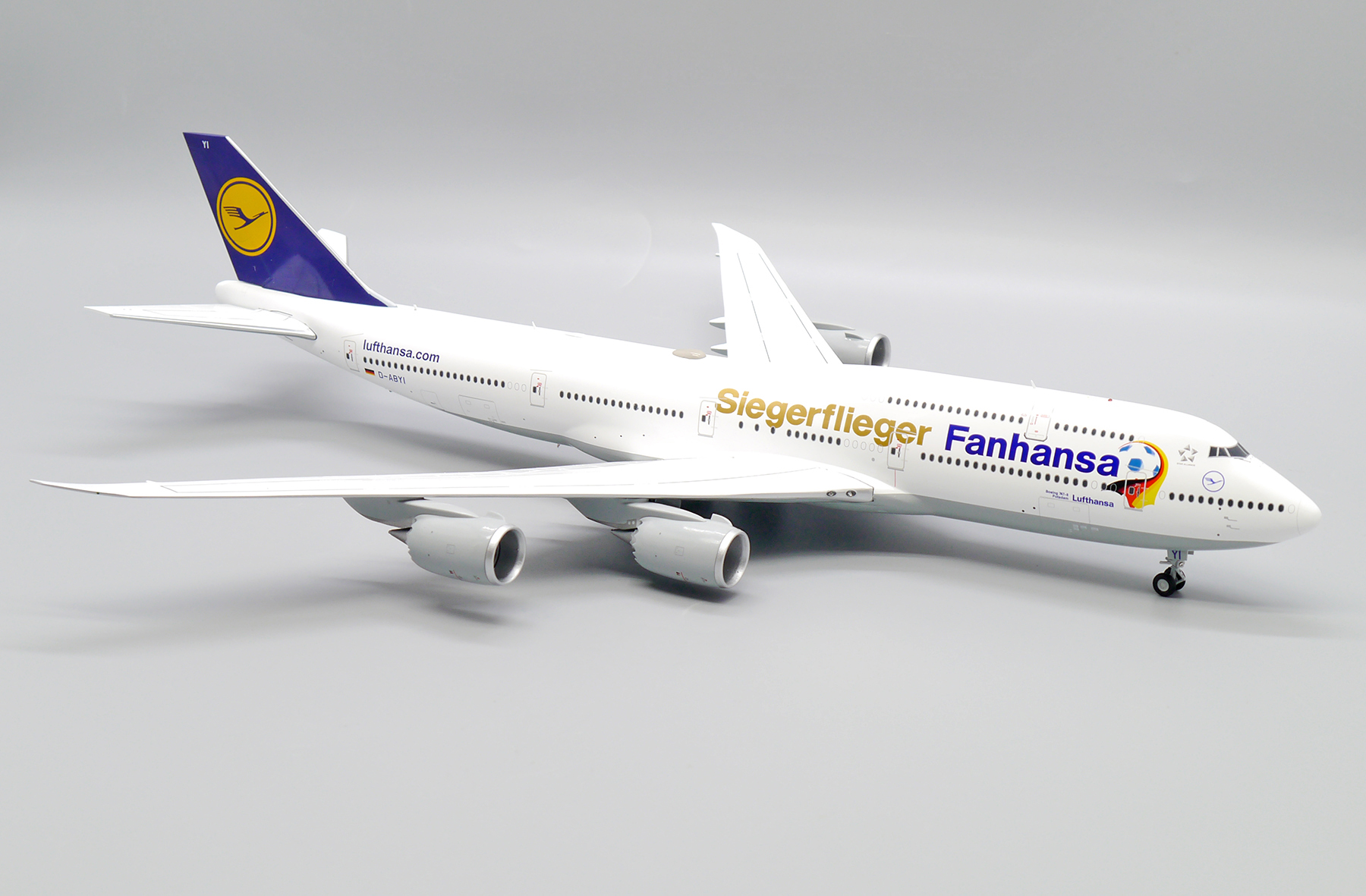 ScaleModelStore.com :: JC Wings 1:200 - EW2748004 - Lufthansa