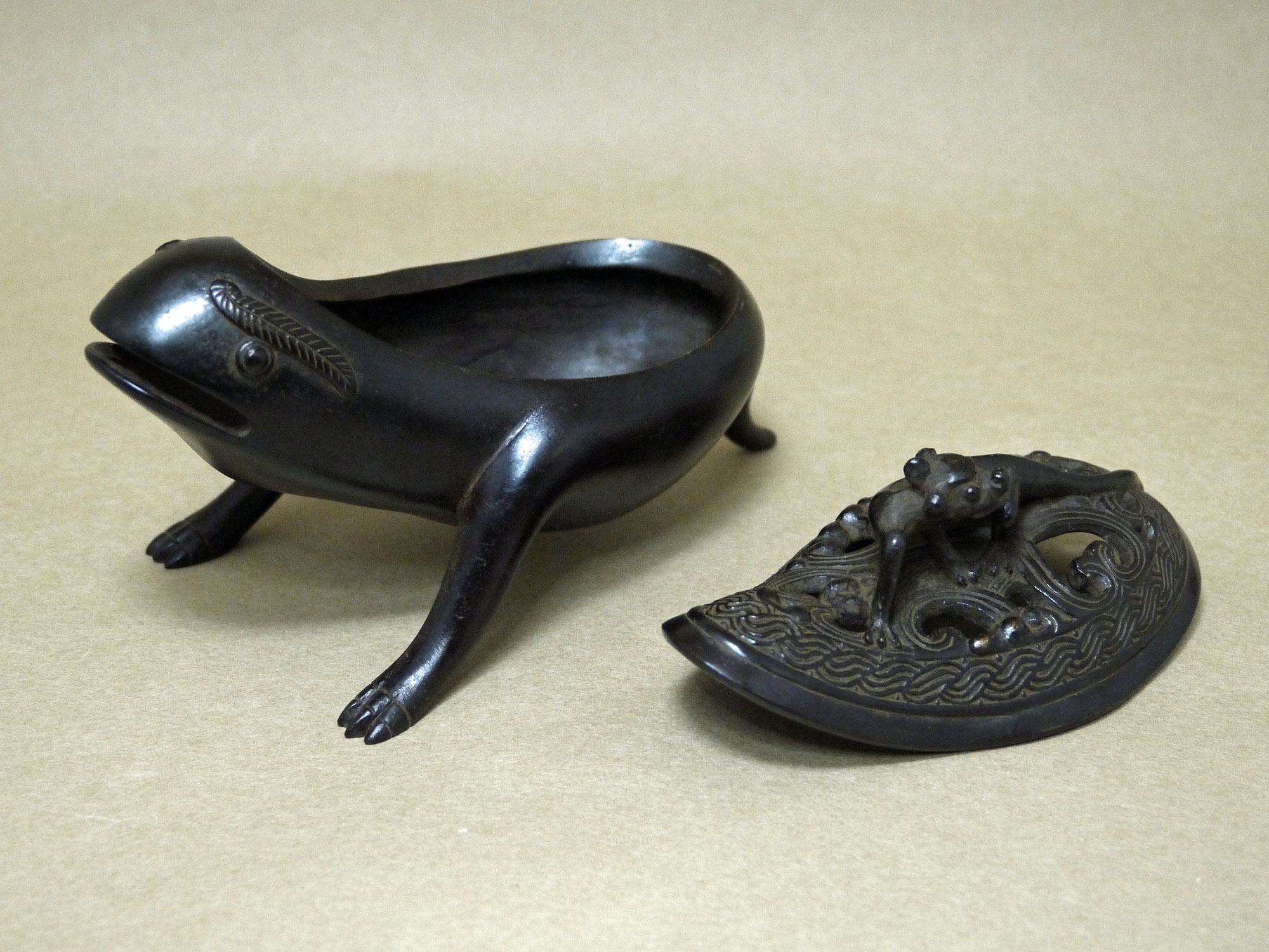 三足の蛙 香炉 / Three-legged Frog Incense Burner | 清課堂 / 錫・銀