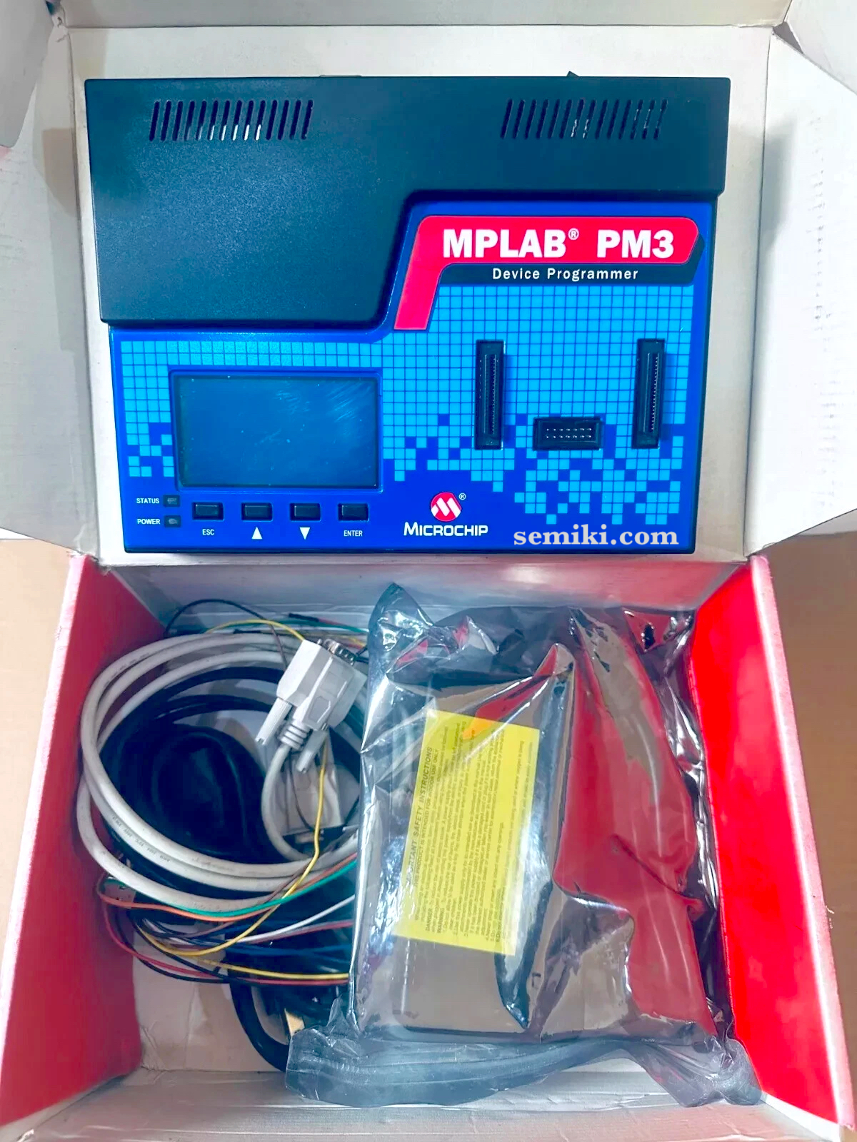 Microchip MPLAB PM3 UNIVERSAL DEVICE DV007004 chip loading device