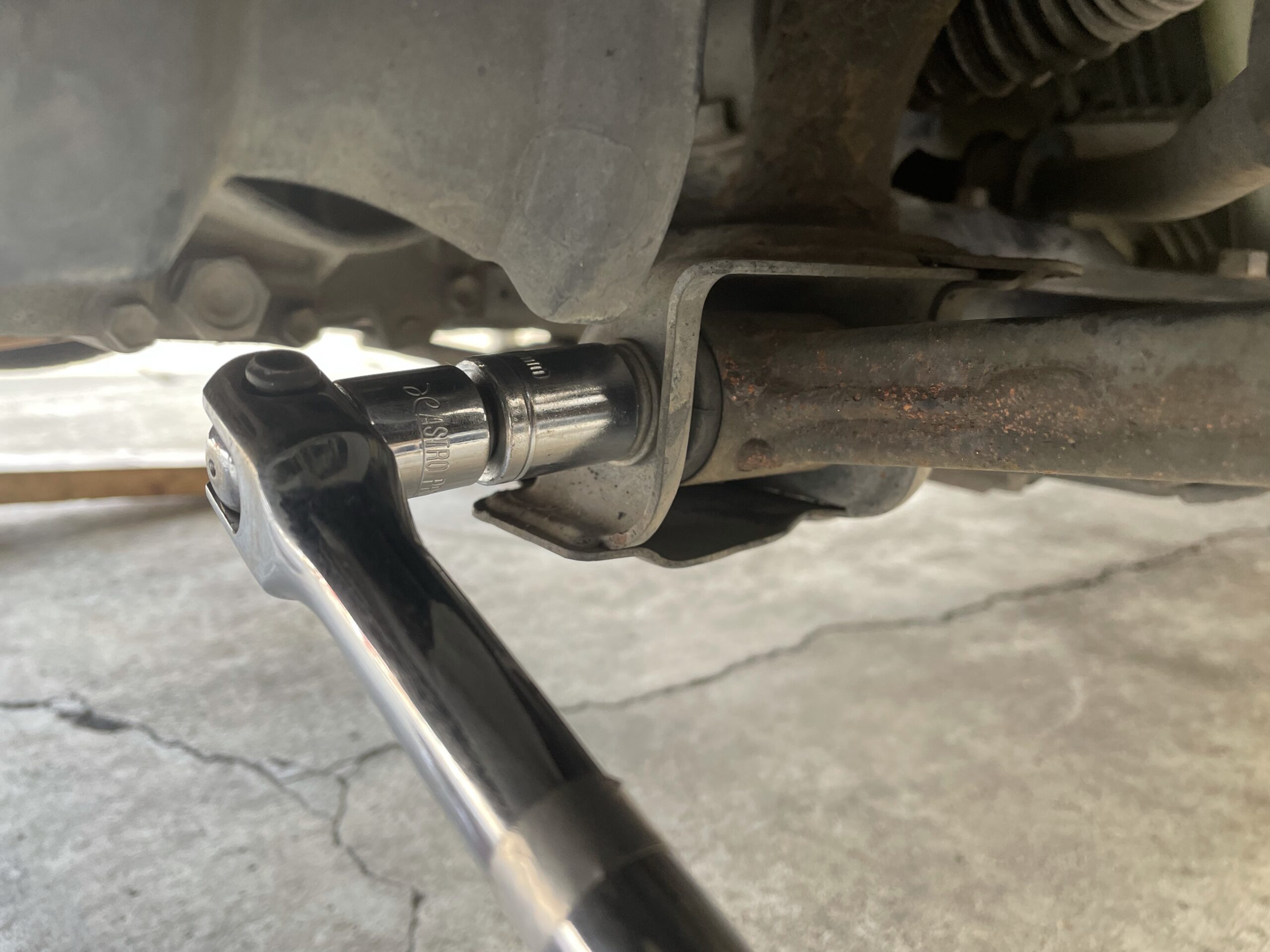 エッセ（L235）】ロアアーム交換。延長ロアアーム取り付け | Freedom