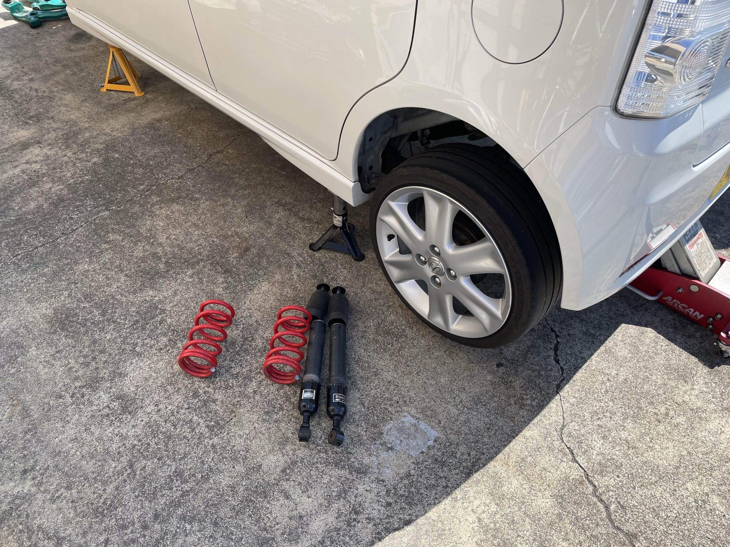 ムーヴコンテ（L575S）】車高調取り付け。リア編 | Freedom