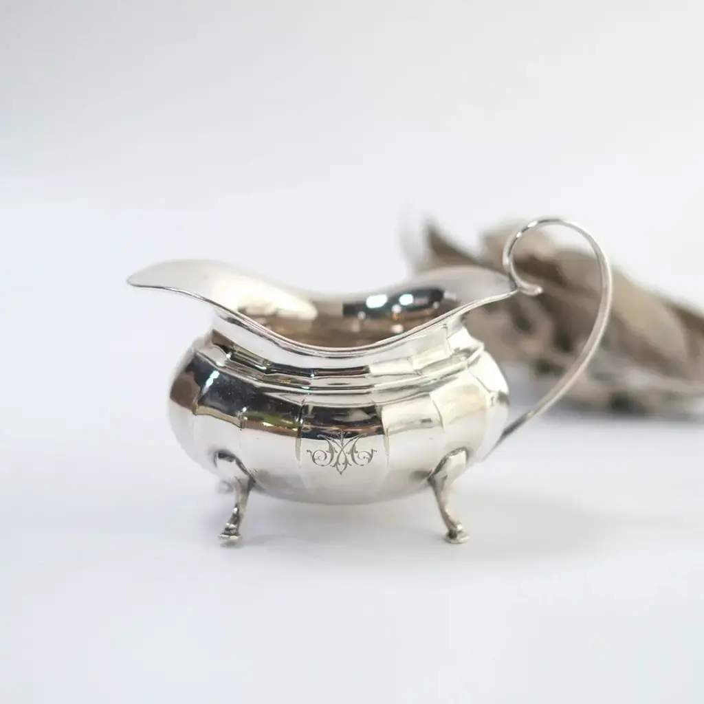 アンティーク・シルバープレート ミルクポットTW＆S 約100年前に英国の