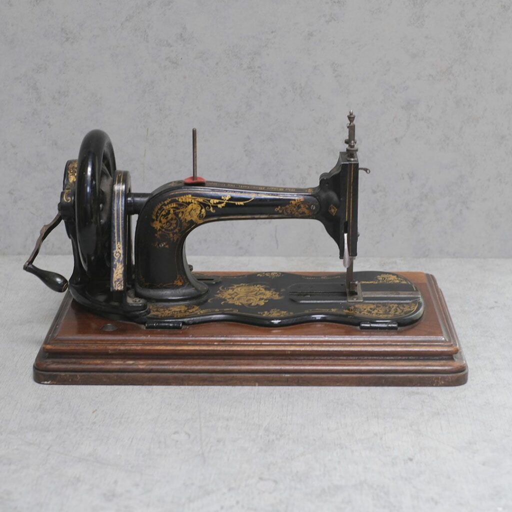 アンティークミシン SINGER アメリカ ソーイングマシーン 1878年