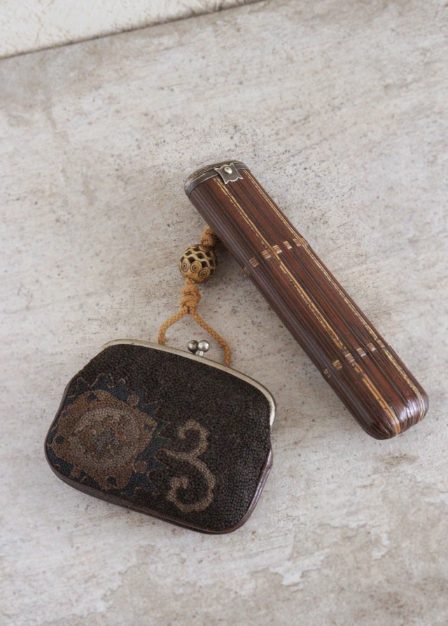 相良刺繍 煙草入れ 竹細工キセルケース アンティーク 装身具 透かし