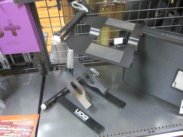 新入荷！】【ラップトップスタンド】UDG U6010BL｜島村楽器 仙台ロフト店
