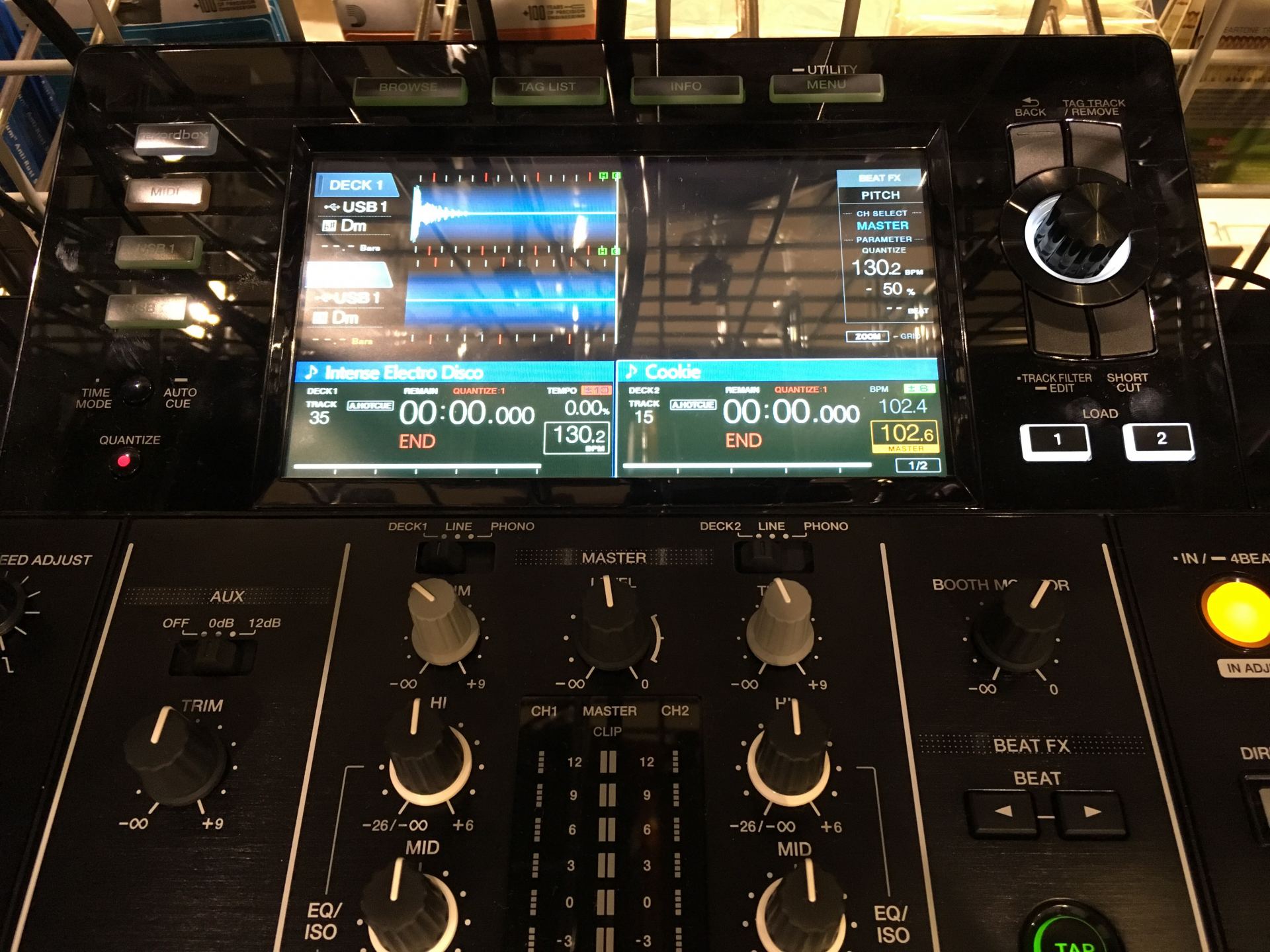 Pioneer DJの新作オールインワンDJシステム「XDJ-RX2」入荷しました