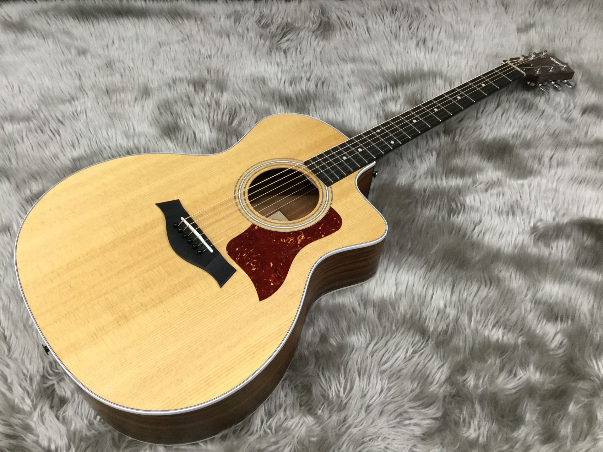 アコースティックギター】人気のテイラー114ceから414ceまで揃いました