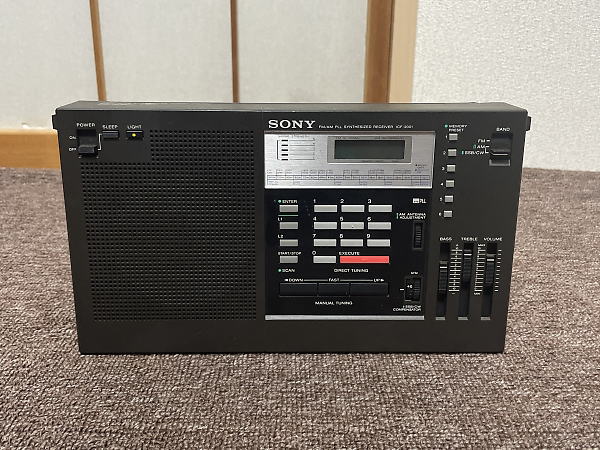 SONY シンセサイザーレシーバー FM/AM PLLラジオ ICF-2001 (中古品)を