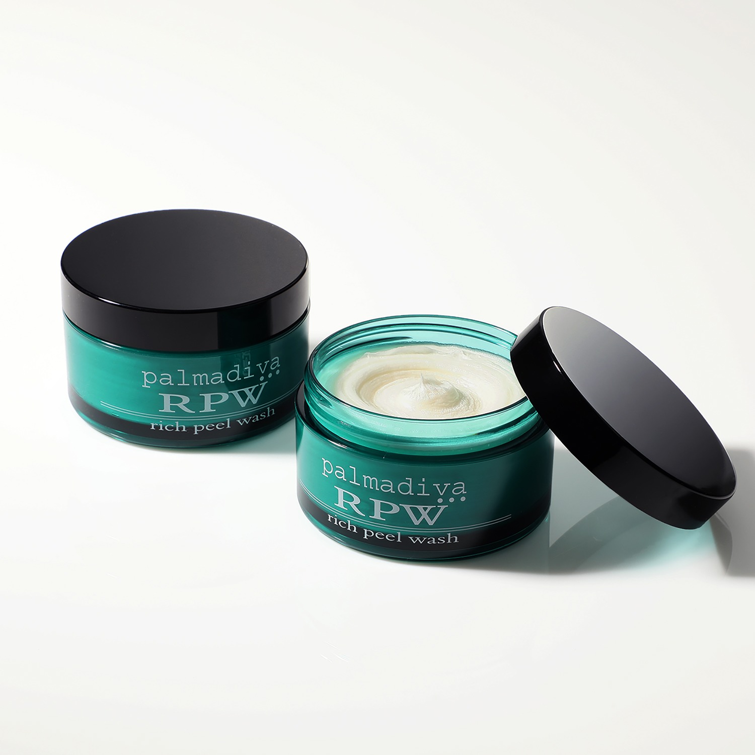 パルマディーバ 古い角質・皮脂をオフ！ 厳選美容成分を配合 ハリツヤ