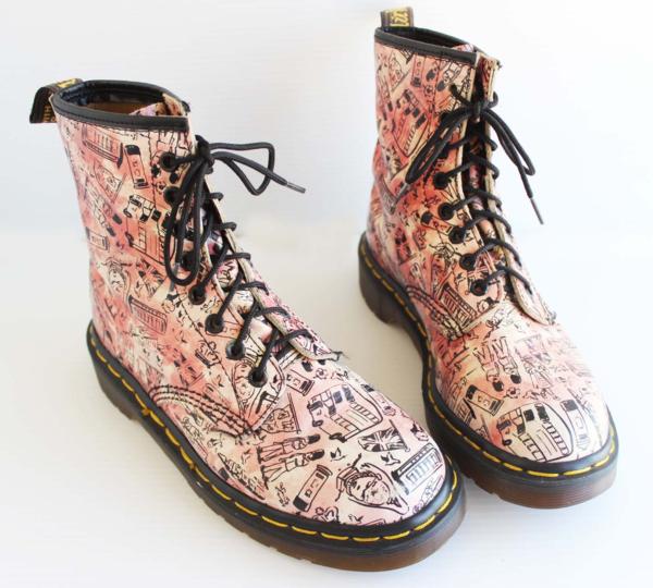 英国製 DR.MARTENSドクターマーチン 8ホールブーツ ロンドン 総柄 UK4