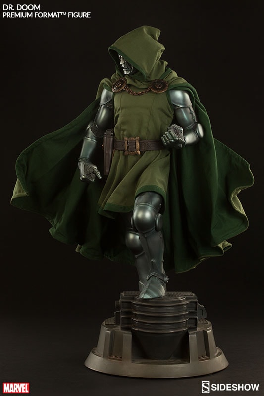 Marvel Dr. Doom Premium Format(TM) Figure by Sideshow Colle
