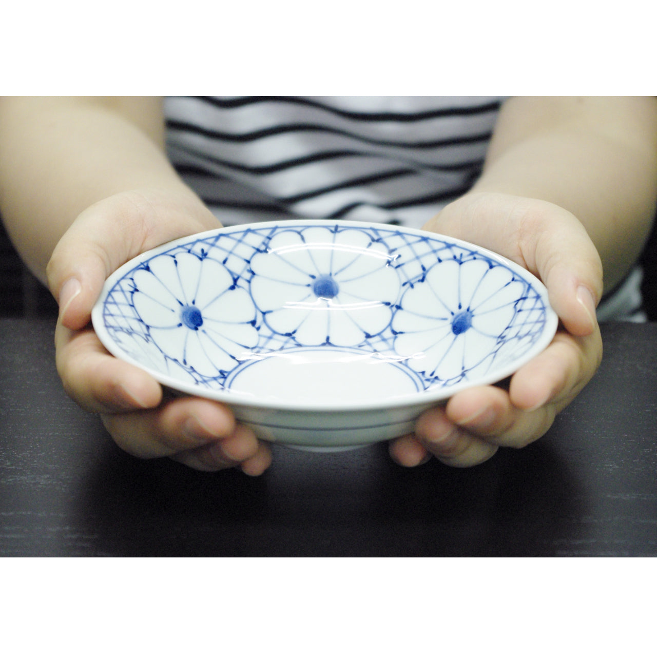 波佐見焼 染付 輪花紋 中鉢 15.5cm 高山陶器の通販｜Studio1156