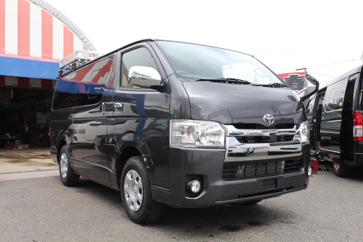 福岡県のR社様♪スーパーGL 標準 2.8DT 2WD♪8(10)人乗り 3