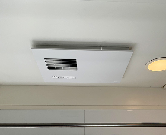 TOTO】浴室換気暖房乾燥機 TYK150U1R リモコン付 メッシュ破損あり