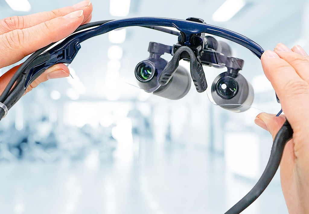 FINE LENS｜Surgitel～拡大鏡サージテル～歯科専用サイト