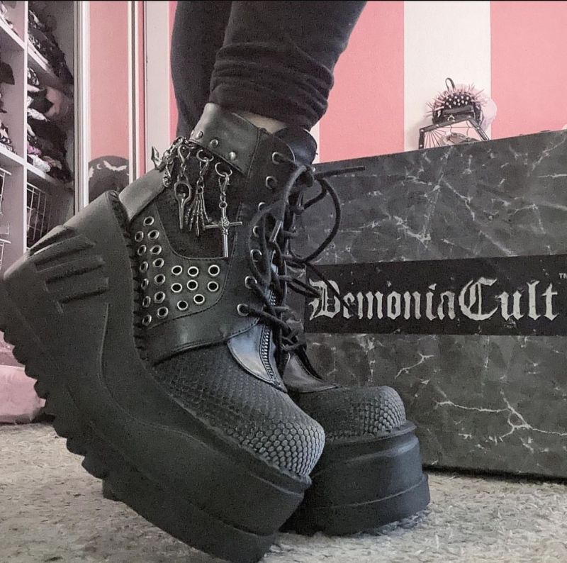 🔥SALE🔥[取り寄せ]STOMP-18 / black / 厚底スニーカーブーツ【DEMONIA