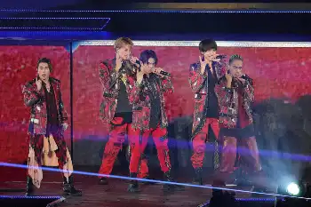 Aぇ！group Debut Tour～世界で1番AぇLIVE～＞パフォーマンスを披露