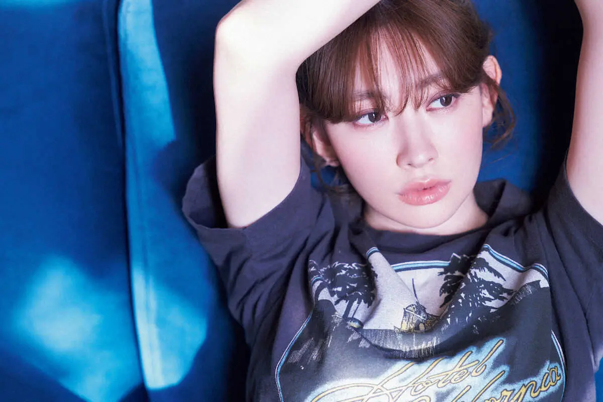 記事全文】小嶋陽菜 最後“かもしれない”約10年ぶり写真集 胸が高鳴る一