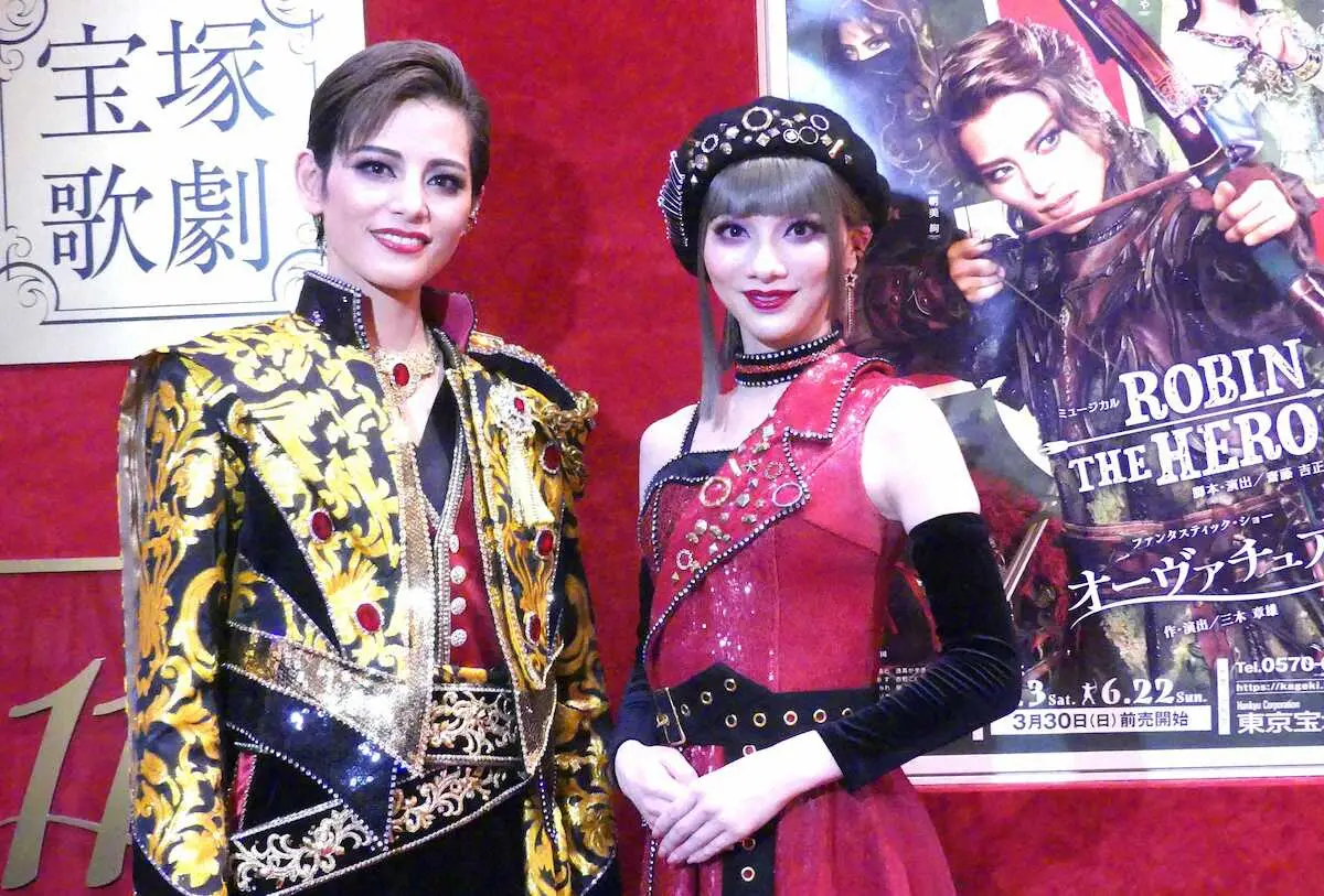 宝塚雪組トップ朝美絢＆夢白あや「新生雪組の魅力は“勢い”」「ROBIN