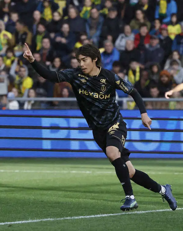 スタッド・ランスの伊東純也(左)（AP） - スポニチ Sponichi Annex