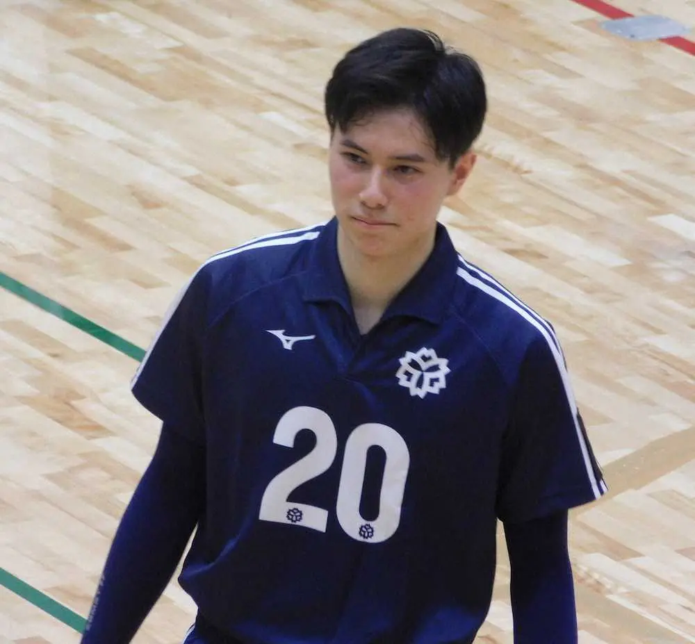 バレーボール高橋藍 イタリア挑戦決定後初の公式戦で思い語る