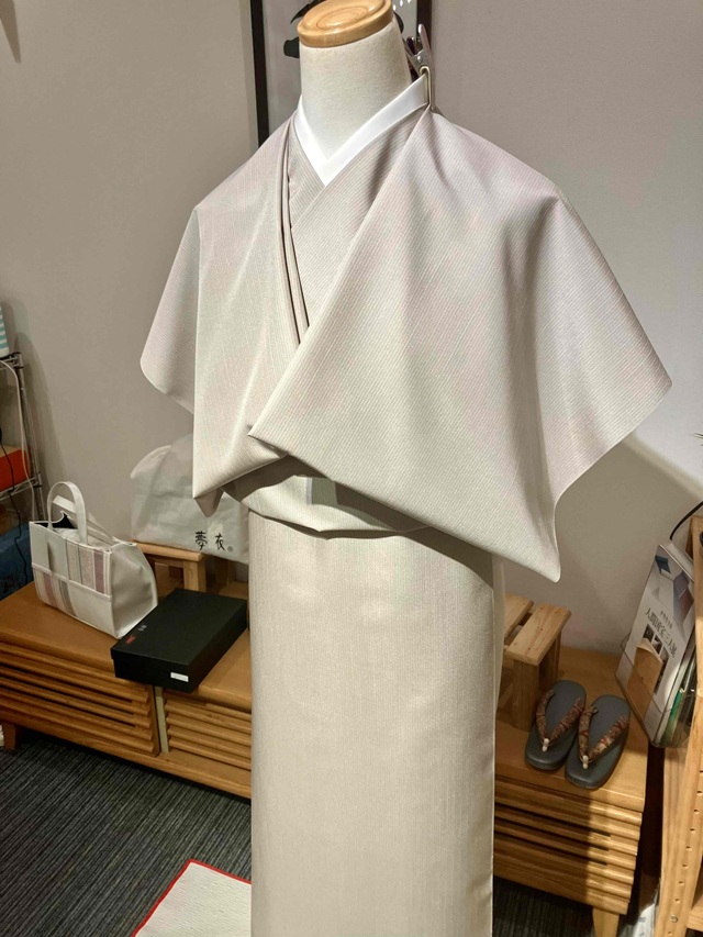 なつきぬ 単衣夏紬 五百機織 佐志め織物 グレーに桜縞｜着物セレクト