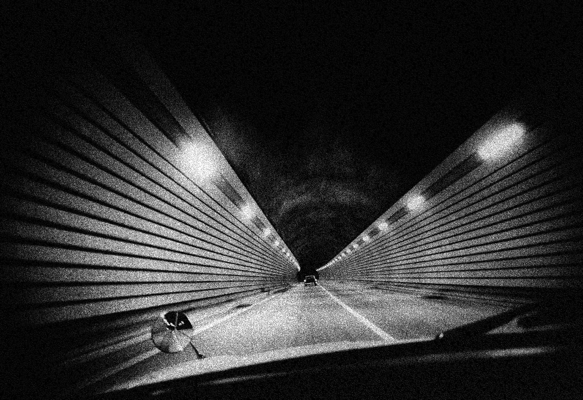 森山大道 初の全編シルクスクリーン印刷写真集が日本国内で販売開始