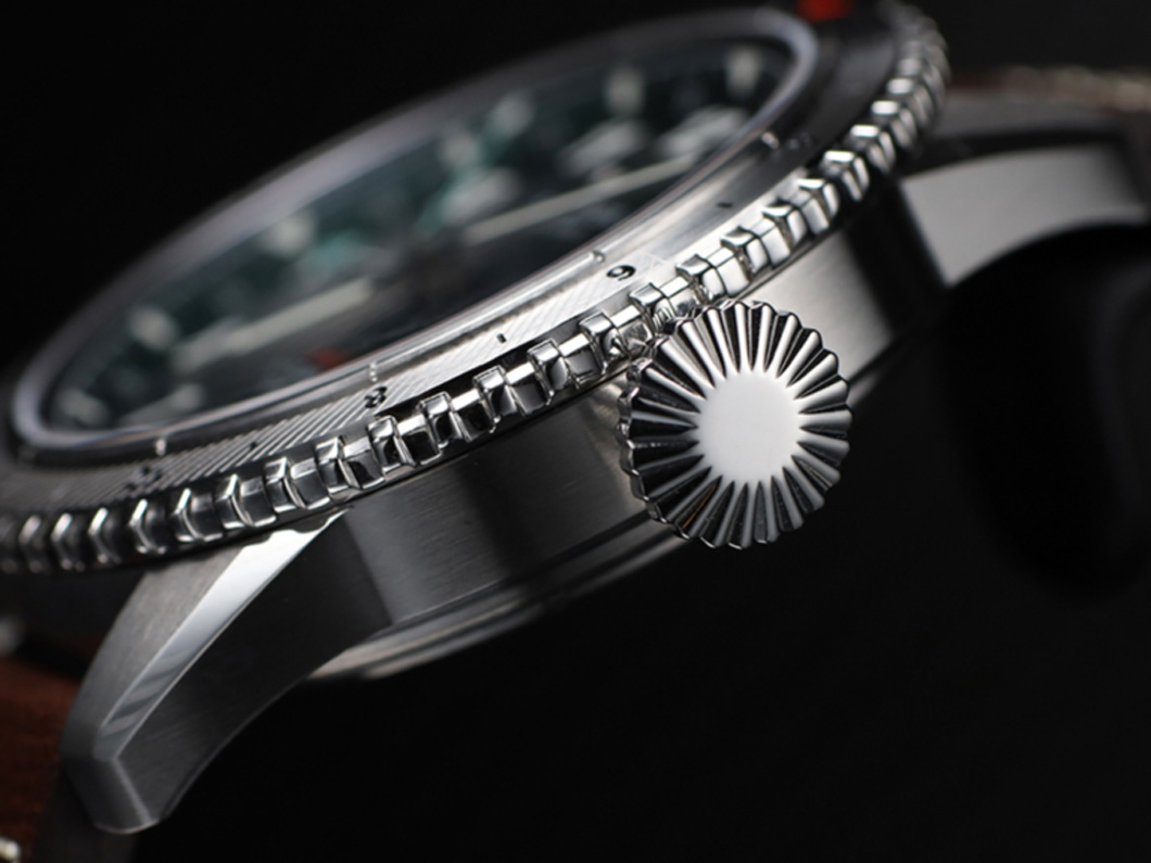 10万円以下【GMT機構搭載パイロットウオッチ、ブラック含む4カラー