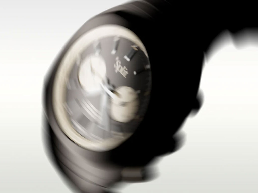 セイコー製“NE86A”ムーヴメント搭載【バイコンパックス・クロノグラフ