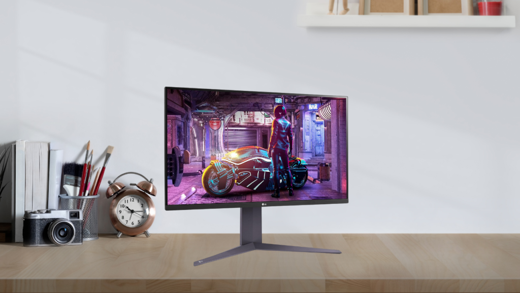 LG 32GQ750-B Review: Bright, colorful, and stylish