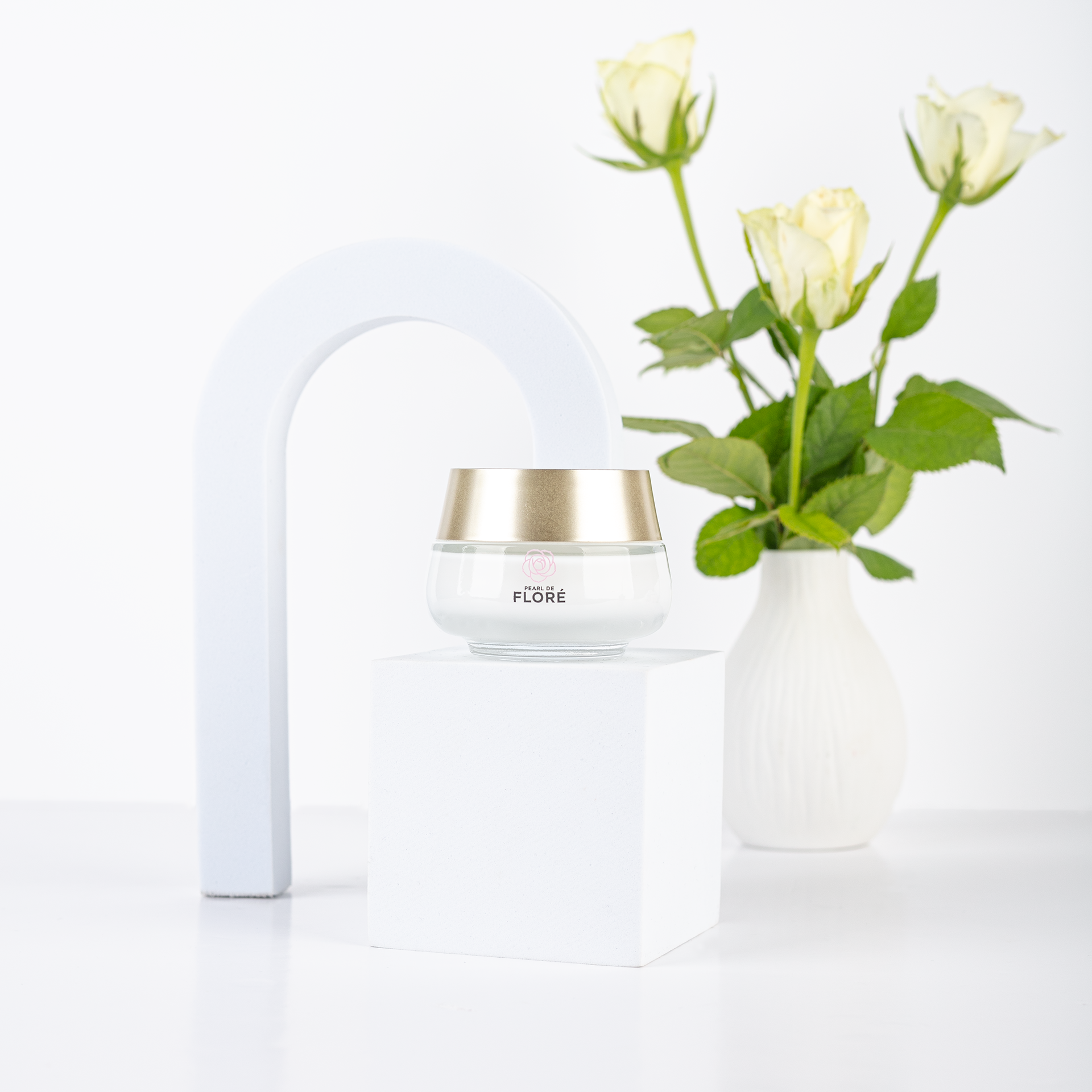 Le Rose Age Defense Hydrating Eye Cream - Pearl De Flore