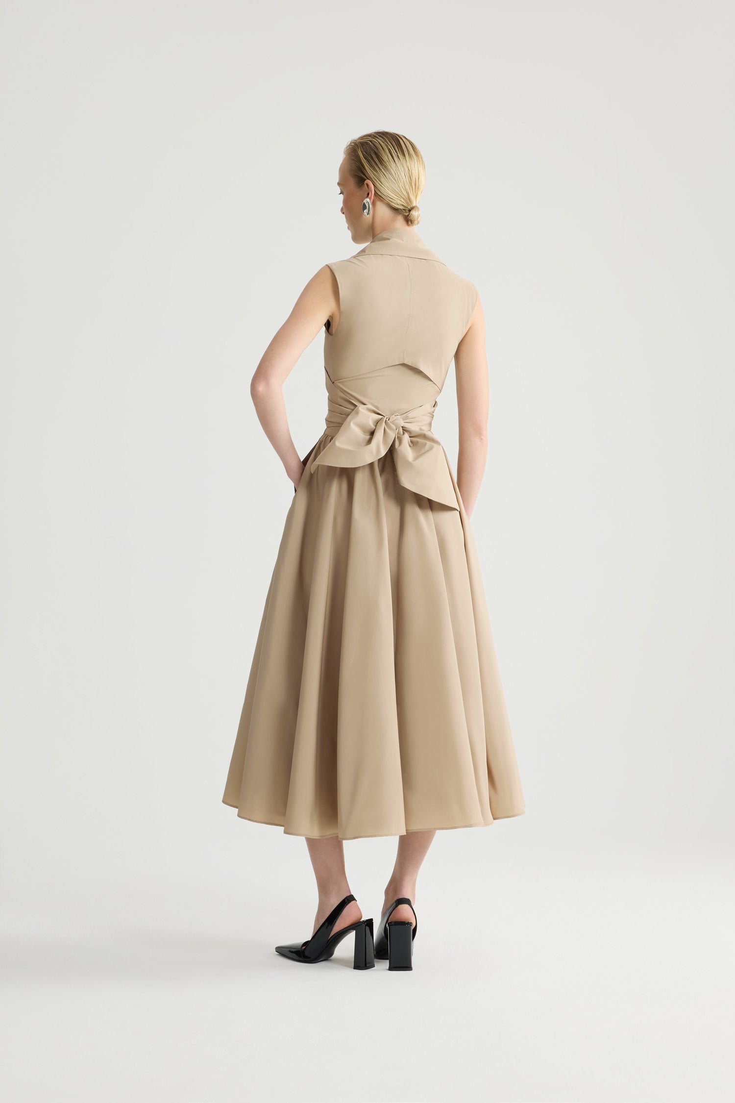 Patou | エレガントでシックなワンピース、ジャンパースカート